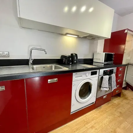 Cosy, Spacious Flat In Centre With Netflix Apartman